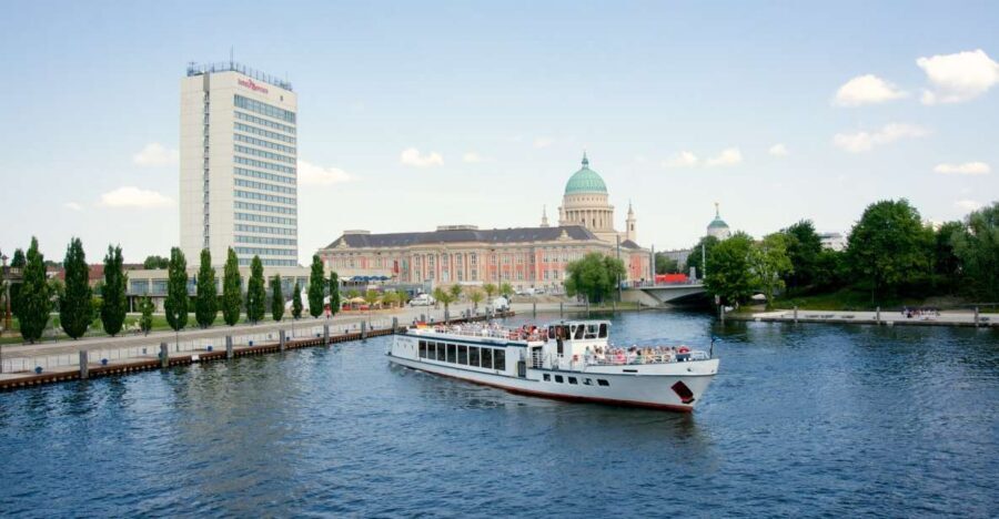 Potsdam: Palace Tour by Boat - The 90-minute route: Babelsberg to Cecilienhof