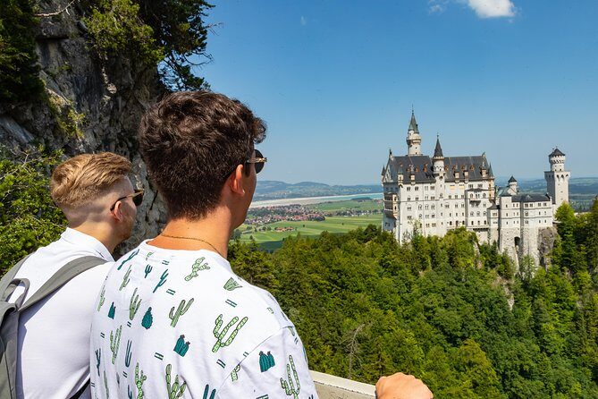 Premium Neuschwanstein Castle and Linderhof VIP Tour from Munich - The Mary’s Bridge moment (and what changes in winter)