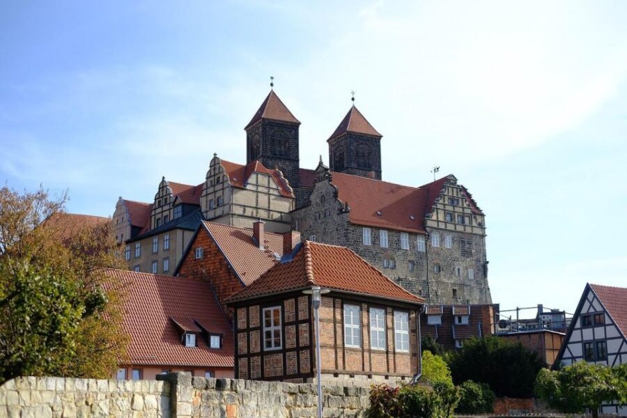 Premiumstadtführung (historische Altstadt und Schlossberg) - Quedlinburg’s UNESCO feel starts at the Marktplatz