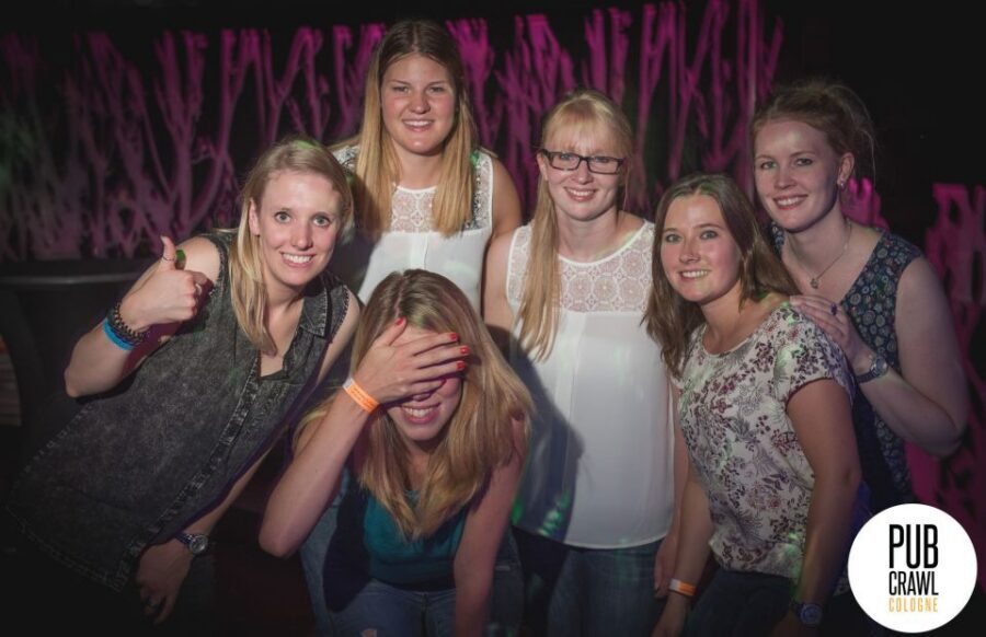 Pub Crawl Cologne Including Admission Fee for Bars and Shots - Ending at the Club Stage: Diamonds and the Reality of Check-Ins