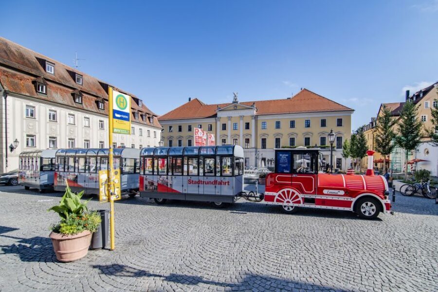 Regensburg: City Tour with the Bimmelbahn Train - What you’ll see: Danube views and St. Emmeram’s Thurn und Taxis link