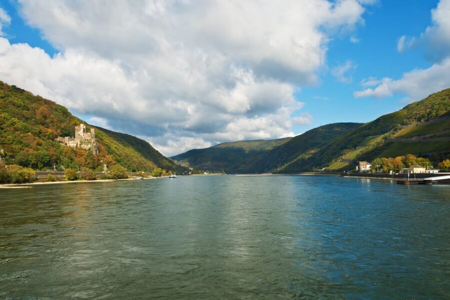 Rhine Valley Castles: 1.5-Hour Boat Tour from Rüdesheim - Boarding experience: decks, sound, and how to get the best views