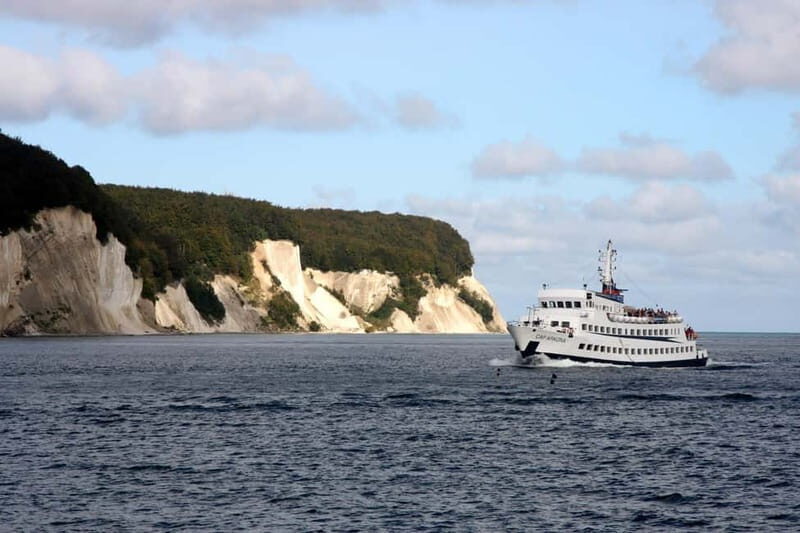 Rügen: Boat Trip to Kreideküste and Königsstuhl - On-board comfort: what it feels like for 90 minutes to a longer cruise