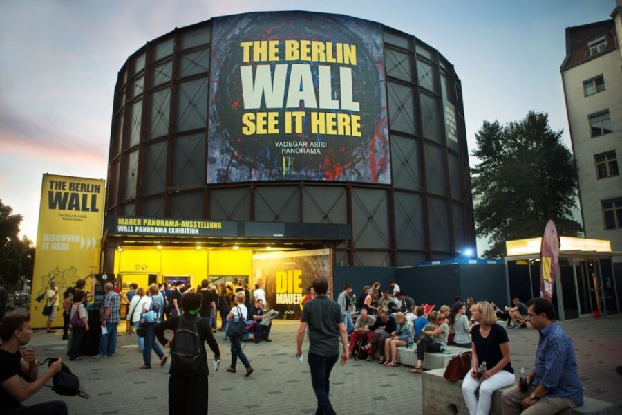 THE WALL: asisi Panorama Berlin Ticket - SO 36 and West Berlin Life: Why the Side Matters